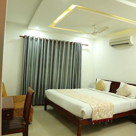 Malabar Plaza Inn Kochi 외부 사진